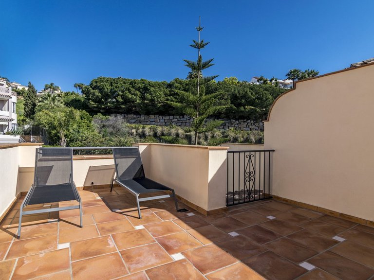 Penthouse for Sale in Benahavís, Malaga 38
