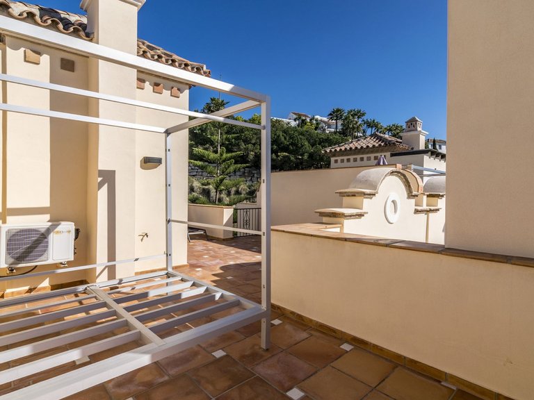 Penthouse for Sale in Benahavís, Malaga 43