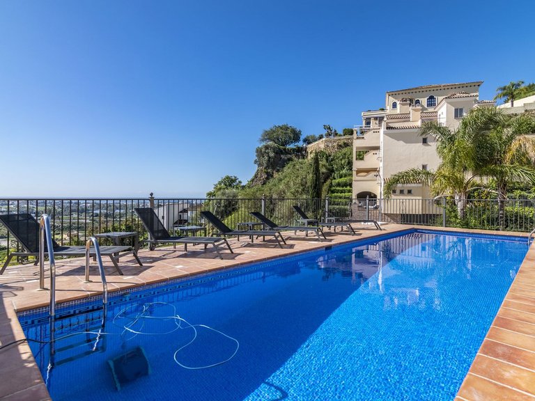 Penthouse for Sale in Benahavís, Malaga 53