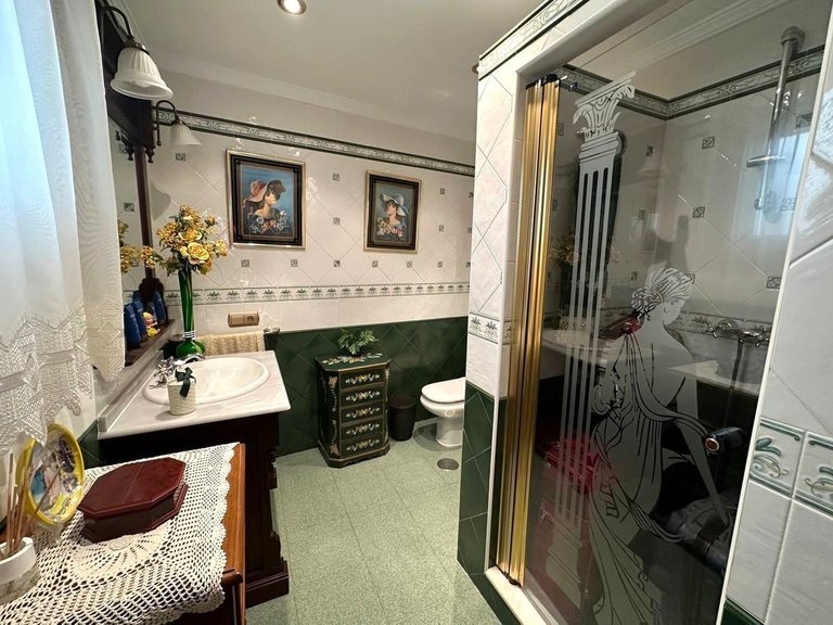 Villa for Sale in Estepona, Malaga 11
