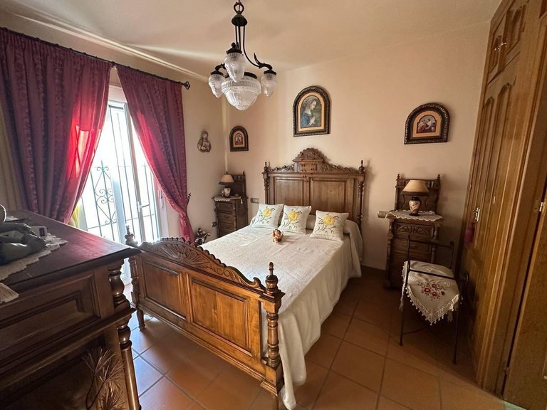 Villa for Sale in Estepona, Malaga 13