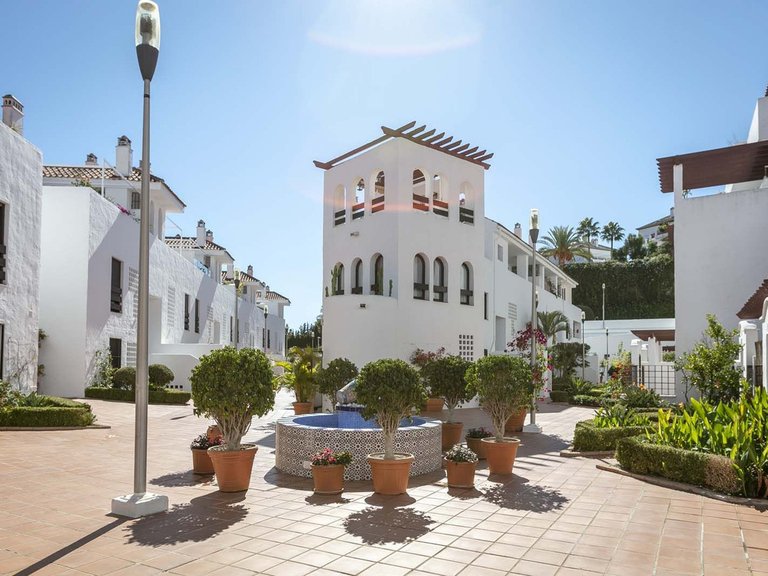 Apartment for Sale in Nueva Andalucía, Malaga 7