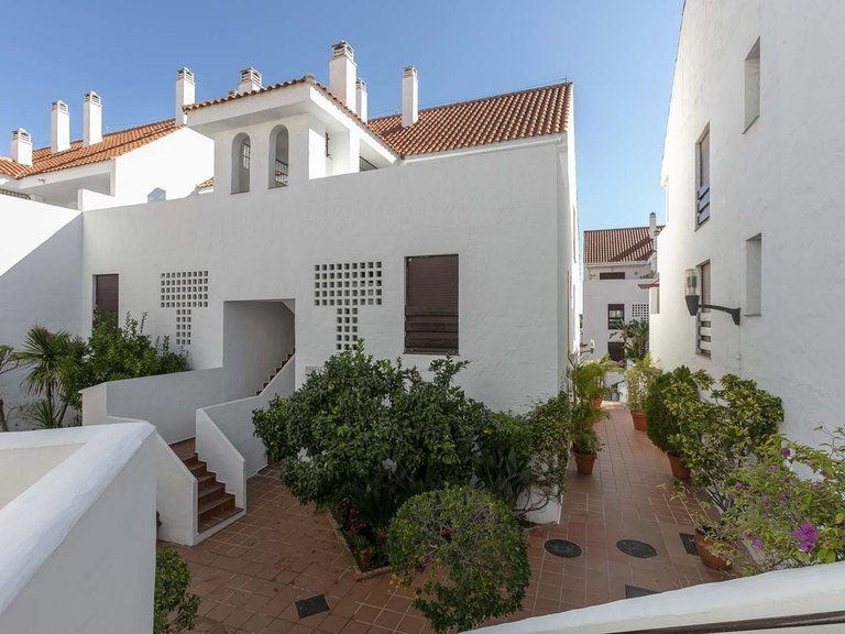 Apartment for Sale in Nueva Andalucía, Malaga 9
