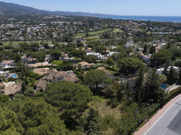 Plot for Sale in Nueva Andalucía, Malaga 18