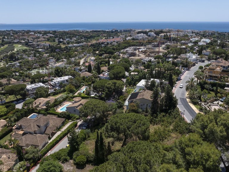 Plot for Sale in Nueva Andalucía, Malaga 2