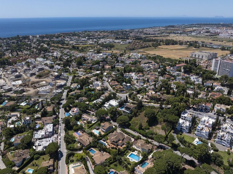 Plot for Sale in Nueva Andalucía, Malaga 20