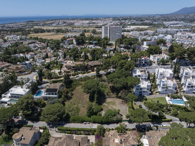 Plot for Sale in Nueva Andalucía, Malaga 23