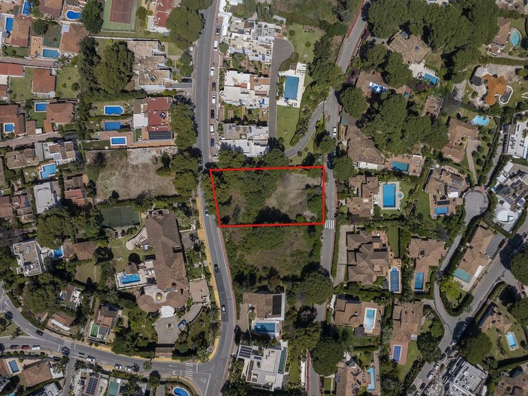Plot for Sale in Nueva Andalucía, Malaga 3