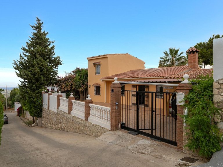 Villa for Sale in Alhaurín El Grande, Malaga 3