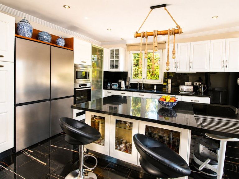 Villa for Sale in Sierrezuela, Malaga 15
