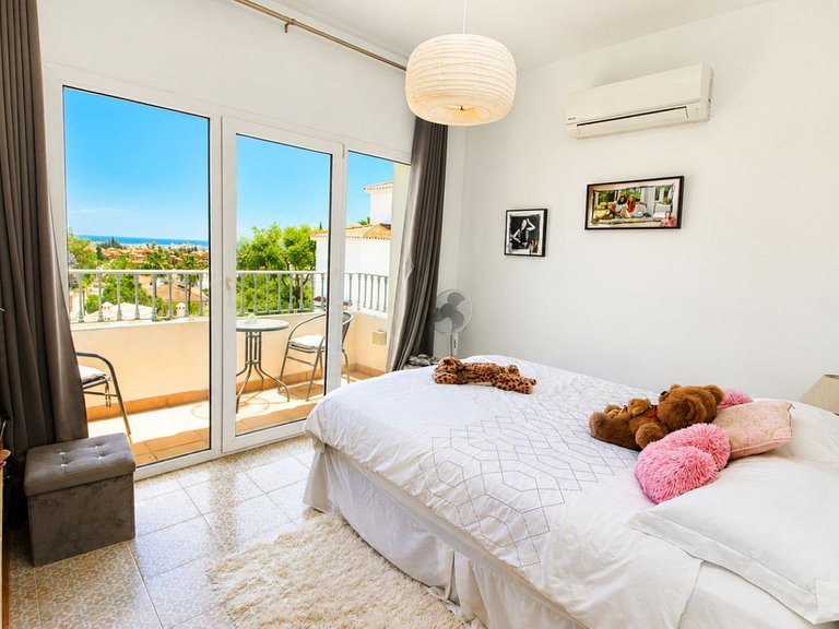 Villa for Sale in Sierrezuela, Malaga 23