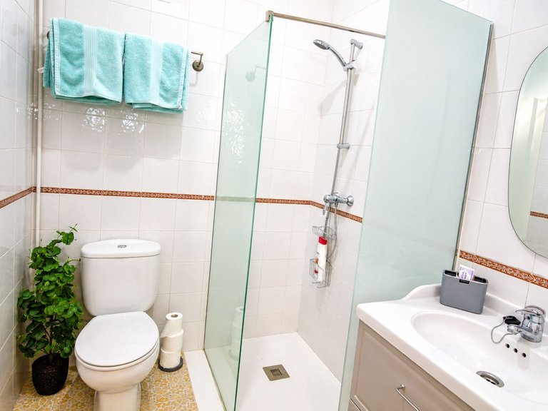 Villa for Sale in Sierrezuela, Malaga 28