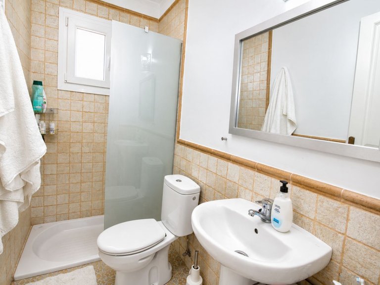 Villa for Sale in Sierrezuela, Malaga 31