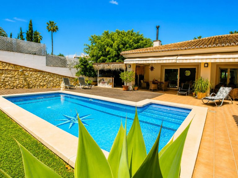 Villa for Sale in Sierrezuela, Malaga 39