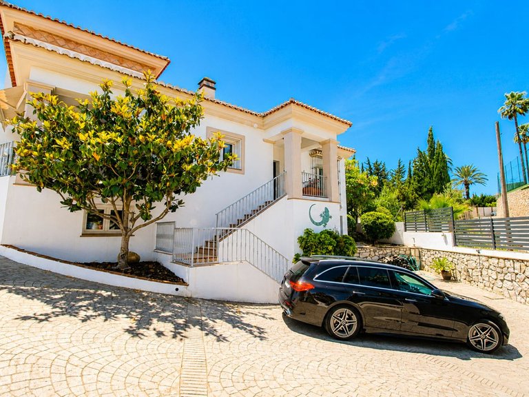 Villa for Sale in Sierrezuela, Malaga 45