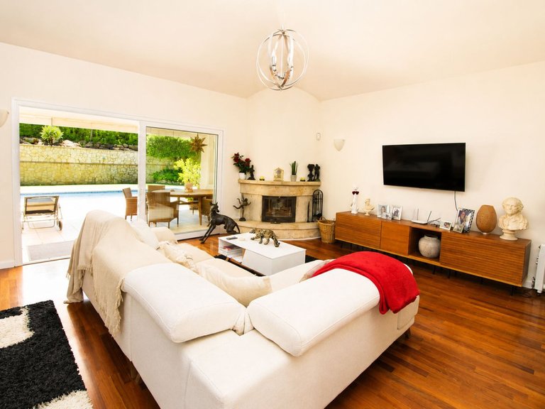 Villa for Sale in Sierrezuela, Malaga 6