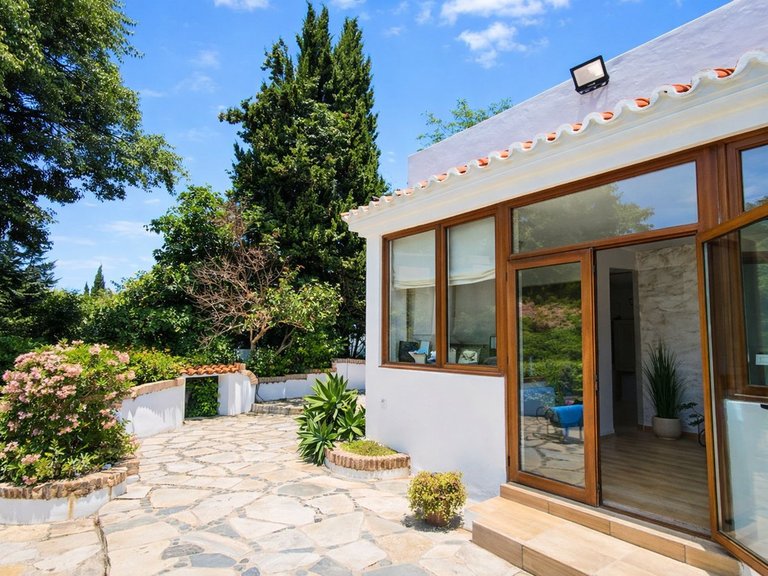 Villa for Sale in La Duquesa, Malaga 1