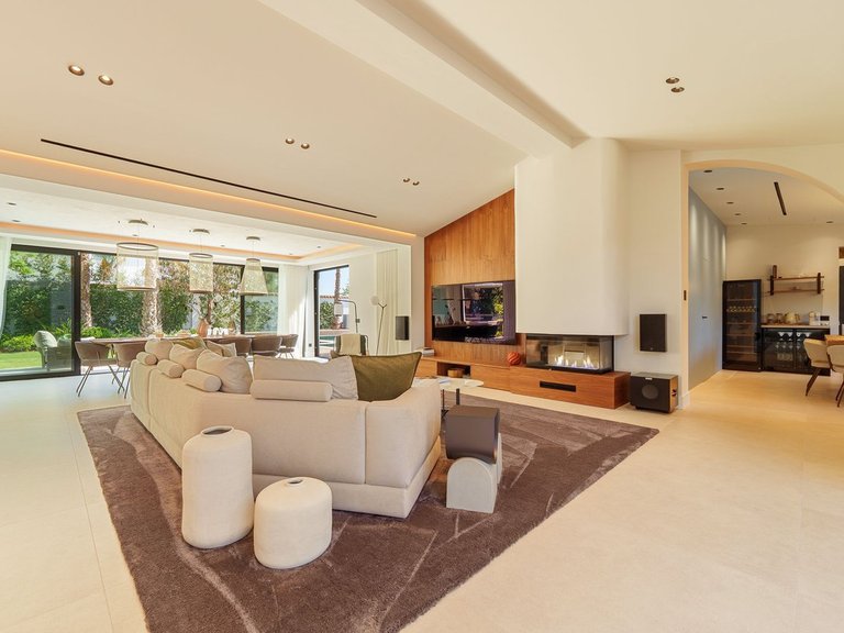 Villa for Sale in Puerto Banus, Malaga 10
