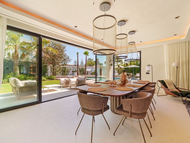 Villa for Sale in Puerto Banus, Malaga 16