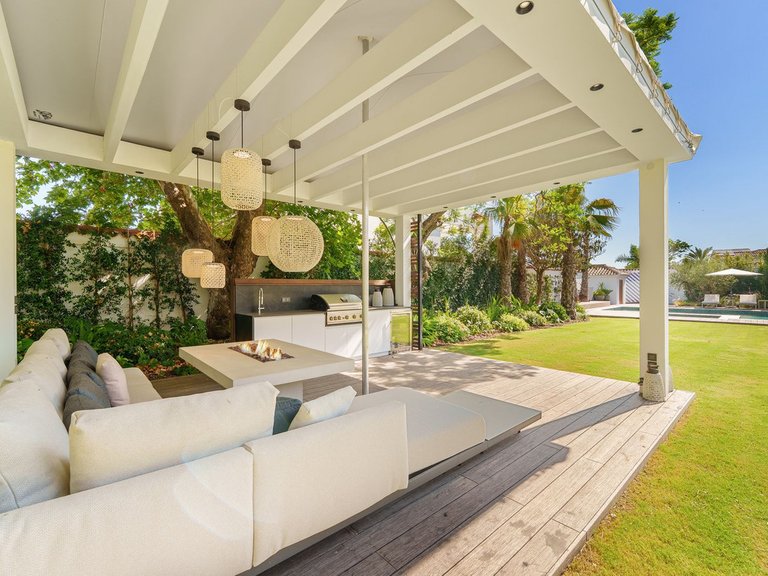 Villa for Sale in Puerto Banus, Malaga 21