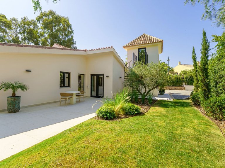 Villa for Sale in Puerto Banus, Malaga 24
