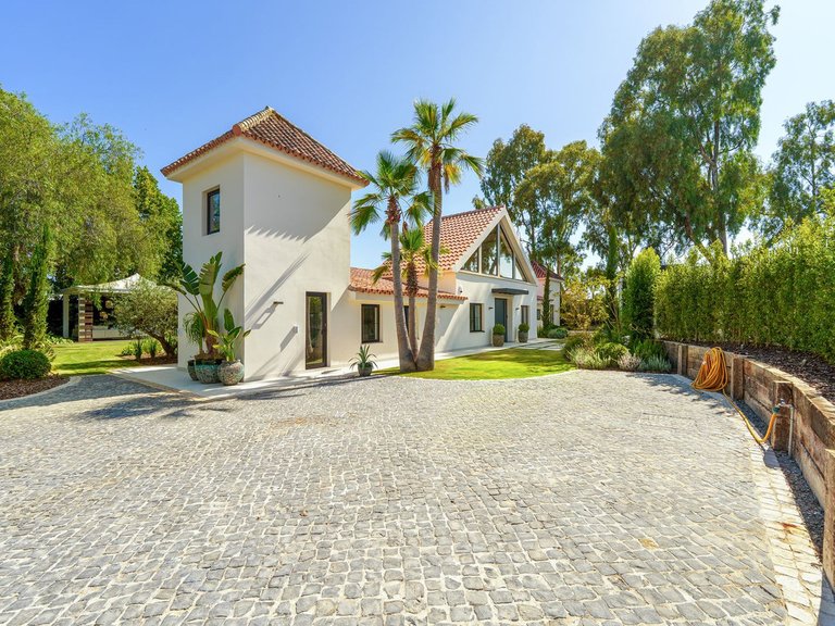 Villa for Sale in Puerto Banus, Malaga 25