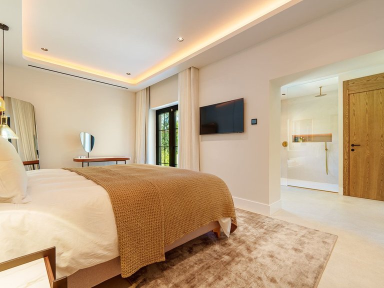 Villa for Sale in Puerto Banus, Malaga 36
