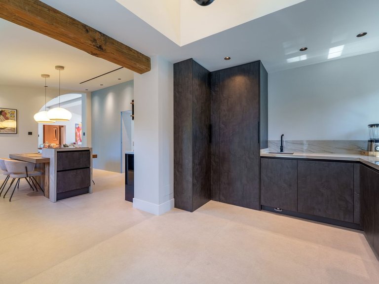 Villa for Sale in Puerto Banus, Malaga 4