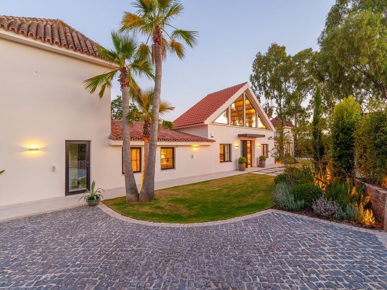 Villa for Sale in Puerto Banus, Malaga 48