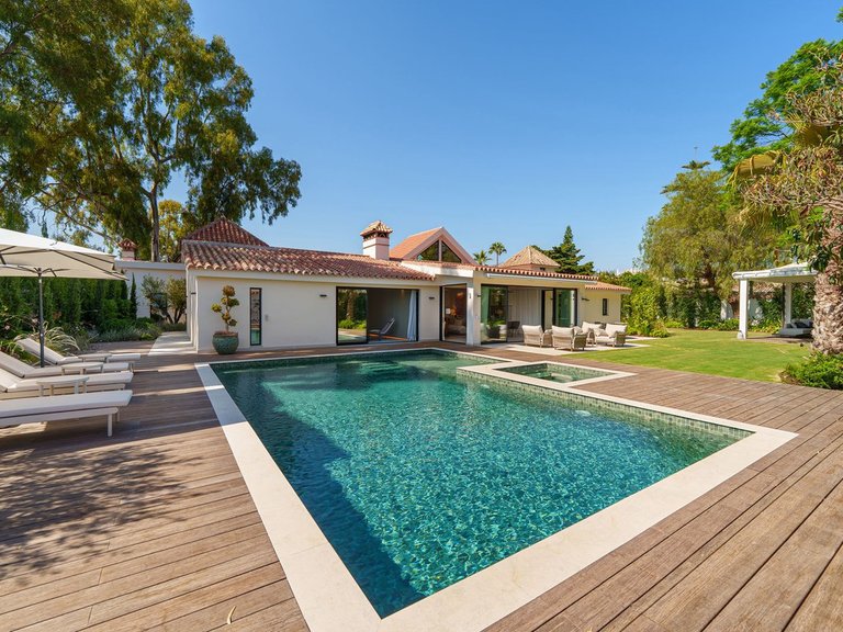 Villa for Sale in Puerto Banus, Malaga 6