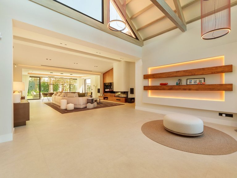Villa for Sale in Puerto Banus, Malaga 8