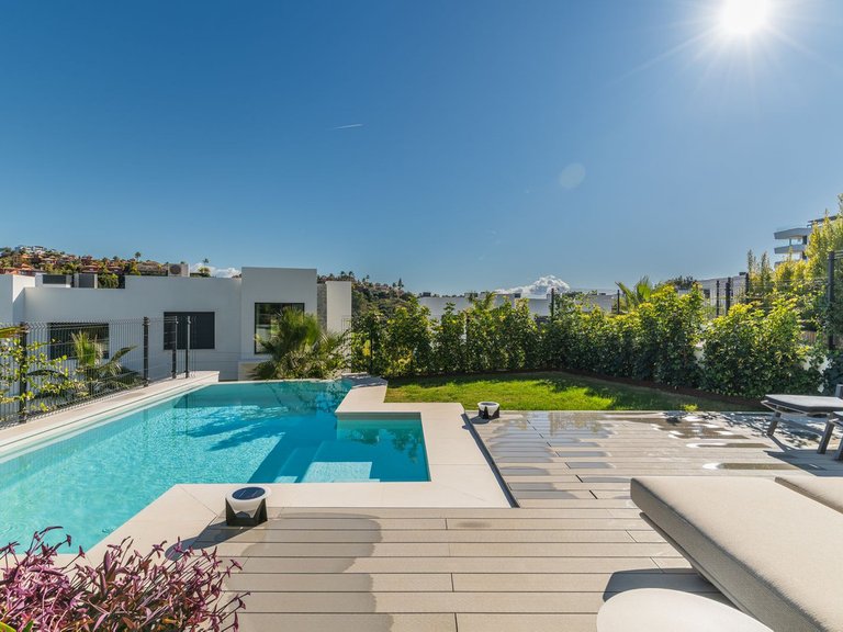 Villa for Sale in Santa Clara, Malaga 12