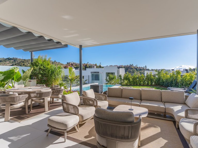 Villa for Sale in Santa Clara, Malaga 2