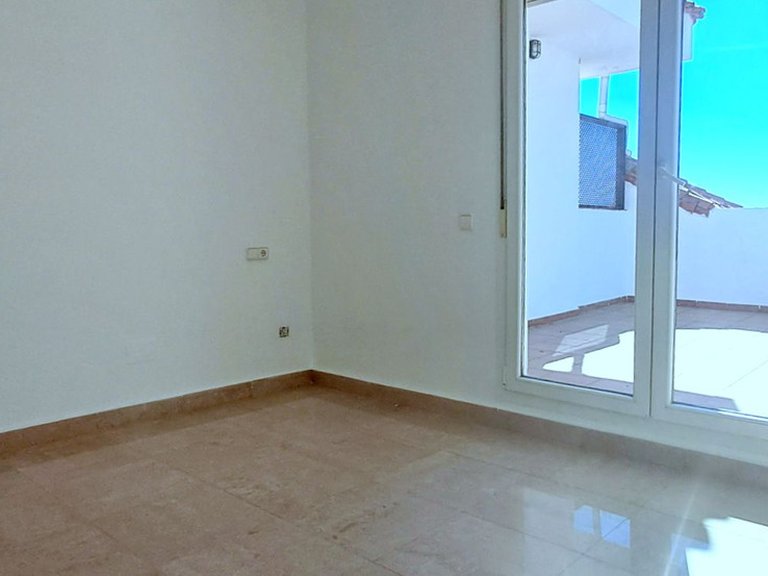 Apartment for Sale in La Duquesa, Malaga 10