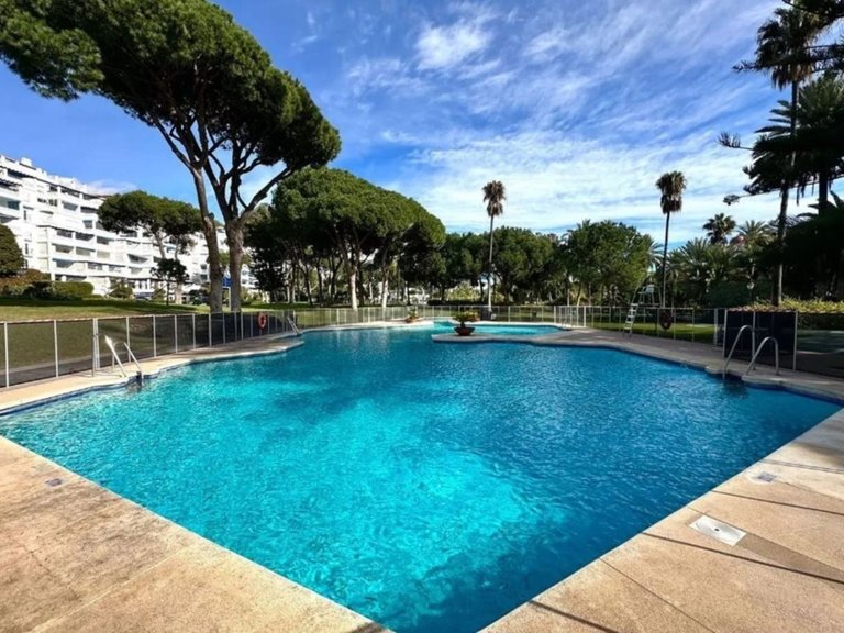 Apartment for Sale in Puerto Banús, Malaga 15