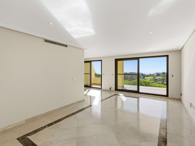 Apartment for Sale in Los Arqueros, Malaga 3