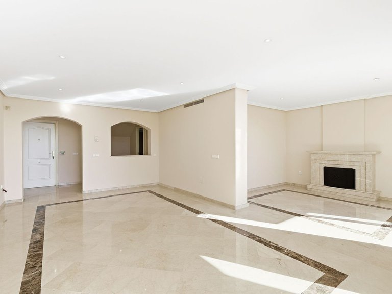 Apartment for Sale in Los Arqueros, Malaga 4
