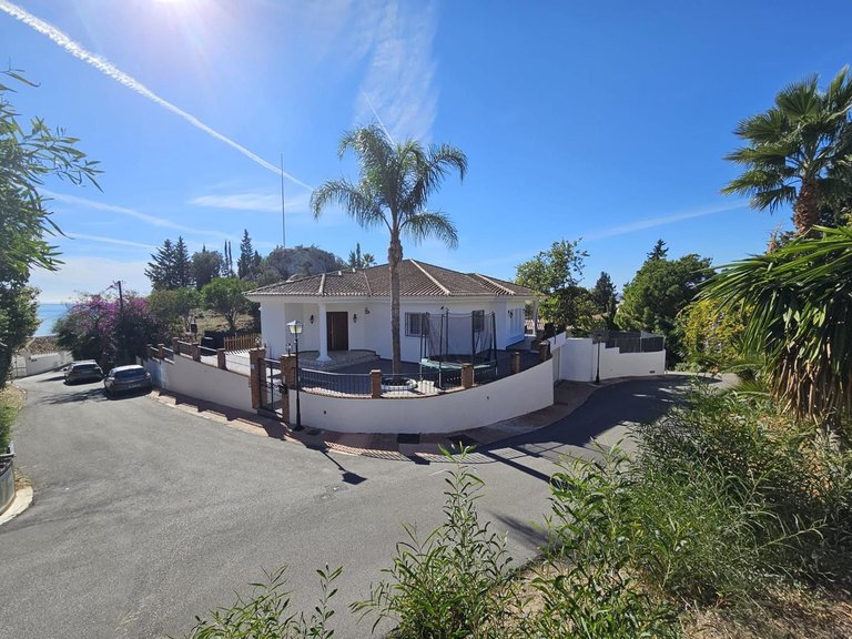 Villa for Sale in Benalmadena, Malaga 1