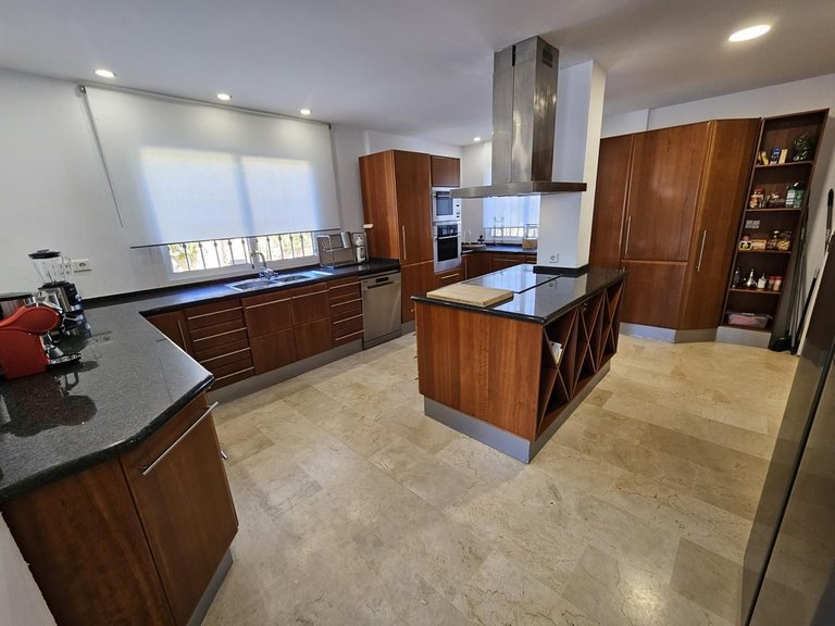 Villa for Sale in Benalmadena, Malaga 3