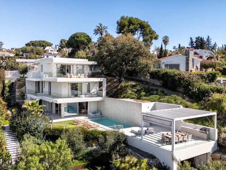 Villa for Sale in Elviria, Malaga 2
