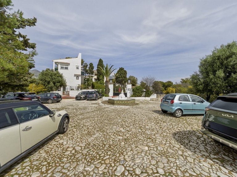 Apartment for Sale in Costa del Sol, Benalmadena Costa, Malaga 19