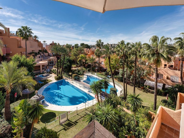 Villa for Sale in Nueva Andalucía, Malaga 1
