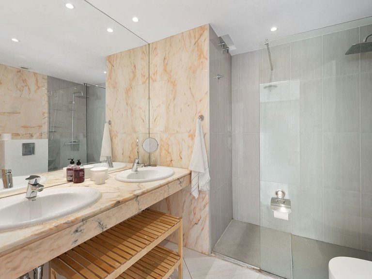Villa for Sale in Nueva Andalucía, Malaga 15