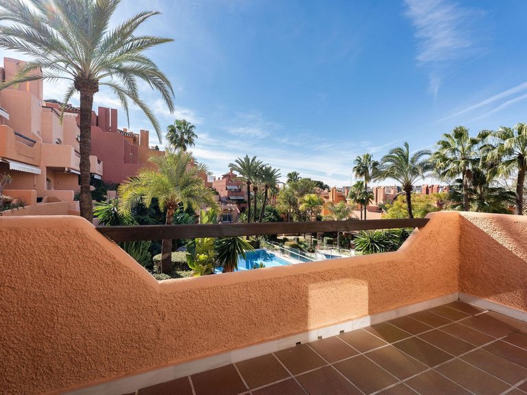 Villa for Sale in Nueva Andalucía, Malaga 17