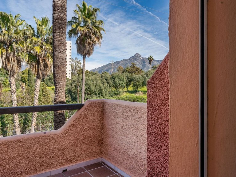 Villa for Sale in Nueva Andalucía, Malaga 21
