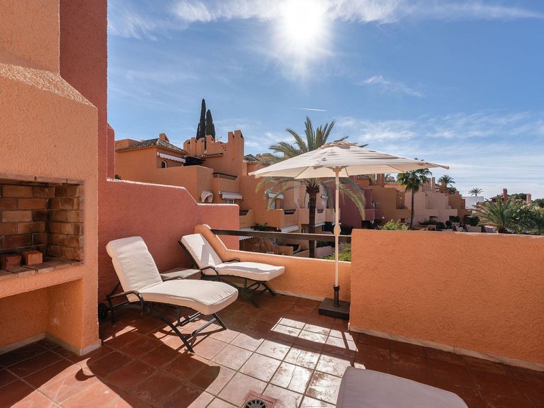 Villa for Sale in Nueva Andalucía, Malaga 23