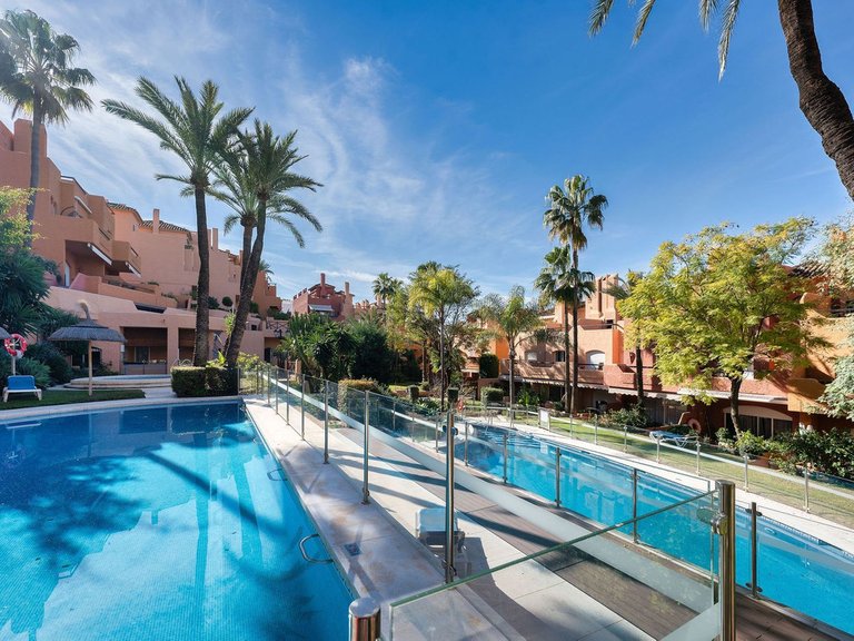 Villa for Sale in Nueva Andalucía, Malaga 32