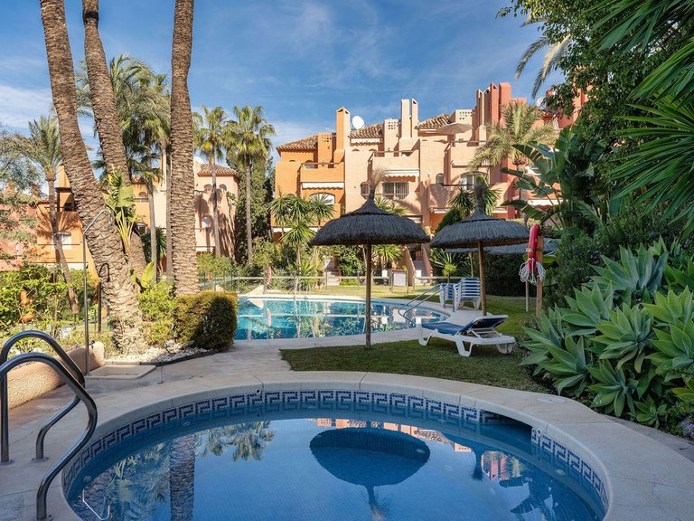 Villa for Sale in Nueva Andalucía, Malaga 33