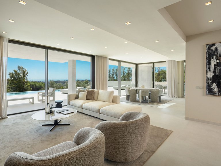Villa for Sale in Los Flamingos, Malaga 2