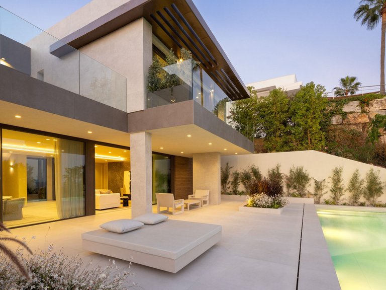 Villa for Sale in Los Flamingos, Malaga 5